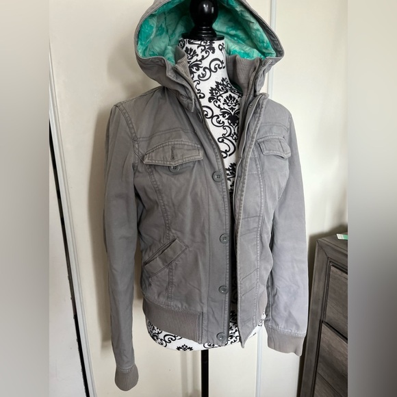 TNA Jacket - Picture 4 of 16